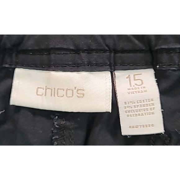 Chico’s Size 1.5 M Black Cargo Pants Snap Roll Up Capri Crop Ultimate Fit EUC - Picture 3 of 6